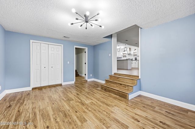 3517 CESERY Boulevard, Jacksonville, FL 32277