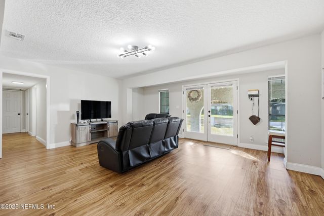 3517 CESERY Boulevard, Jacksonville, FL 32277