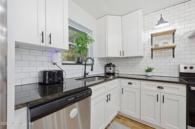 3517 CESERY Boulevard, Jacksonville, FL 32277