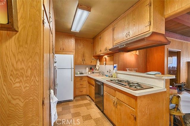 8006 Hooper, Los Angeles, CA 90001