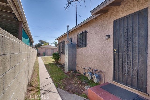 8006 Hooper, Los Angeles, CA 90001