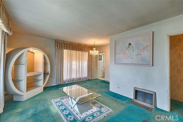 8006 Hooper, Los Angeles, CA 90001