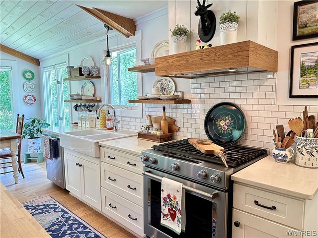 216 Treehaven Drive, Aurora, NY 14052
