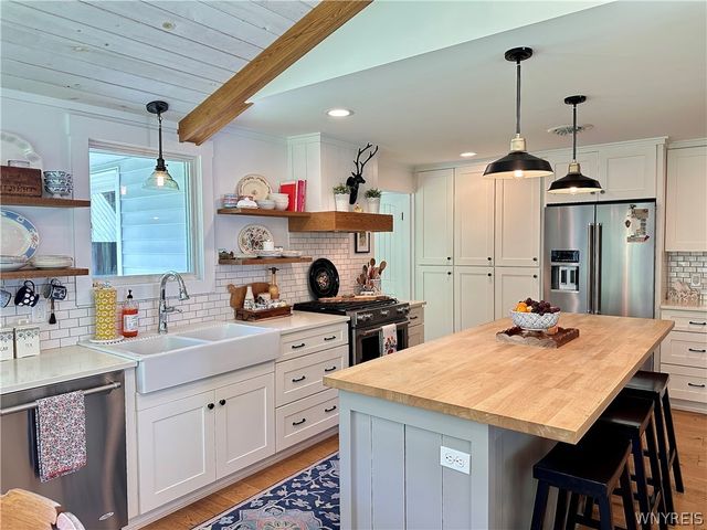 216 Treehaven Drive, Aurora, NY 14052