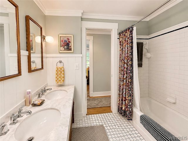 216 Treehaven Drive, Aurora, NY 14052
