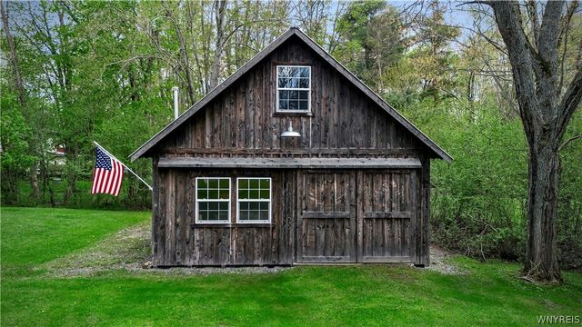 216 Treehaven Drive, Aurora, NY 14052