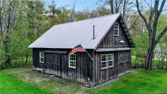 216 Treehaven Drive, Aurora, NY 14052