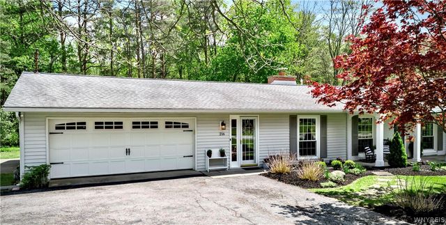 216 Treehaven Drive, Aurora, NY 14052