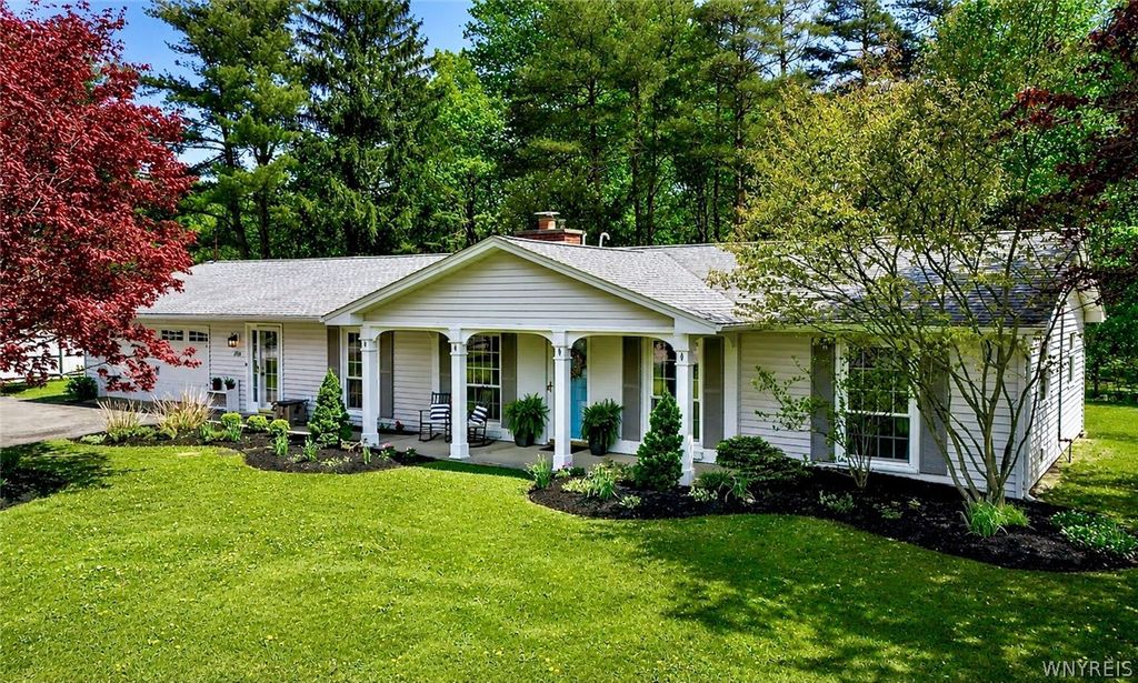 216 Treehaven Drive, Aurora, NY 14052