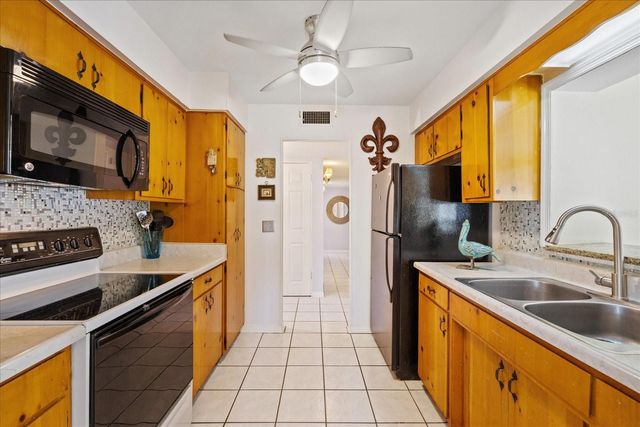 12510 NOREAST LAKE DRIVE, Tampa, FL 33612