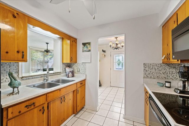12510 NOREAST LAKE DRIVE, Tampa, FL 33612