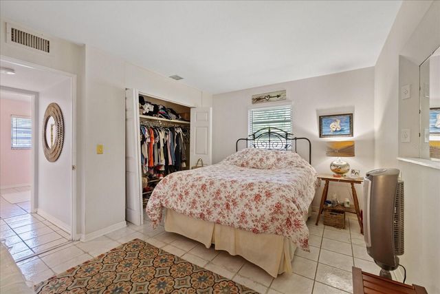 12510 NOREAST LAKE DRIVE, Tampa, FL 33612