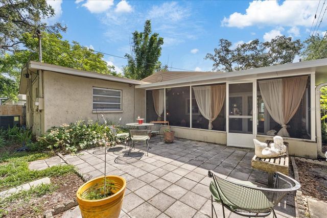 12510 NOREAST LAKE DRIVE, Tampa, FL 33612