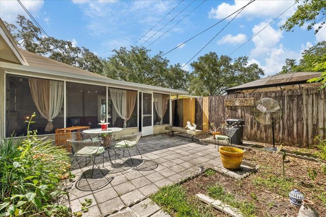 12510 NOREAST LAKE DRIVE, Tampa, FL 33612