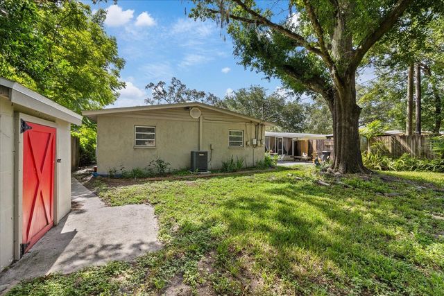 12510 NOREAST LAKE DRIVE, Tampa, FL 33612