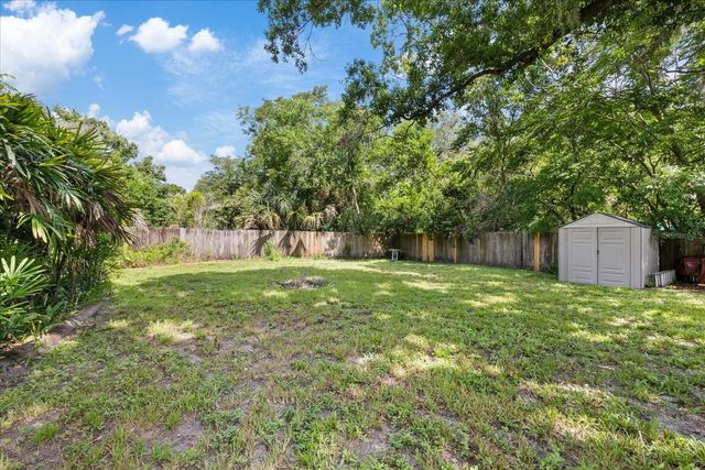 12510 NOREAST LAKE DRIVE, Tampa, FL 33612