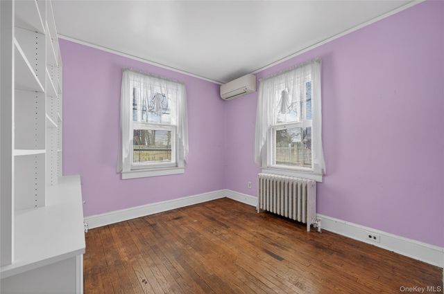 8 Henry Place, Bay Shore, NY 11706