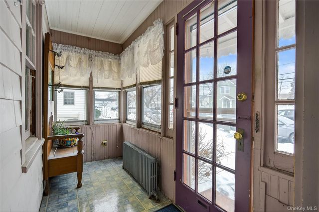 8 Henry Place, Bay Shore, NY 11706