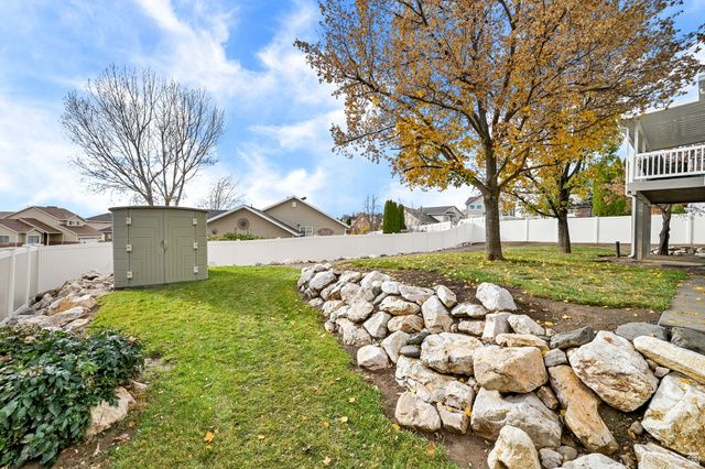 3587 N LAKEVIEW DR, North Ogden, UT 84414