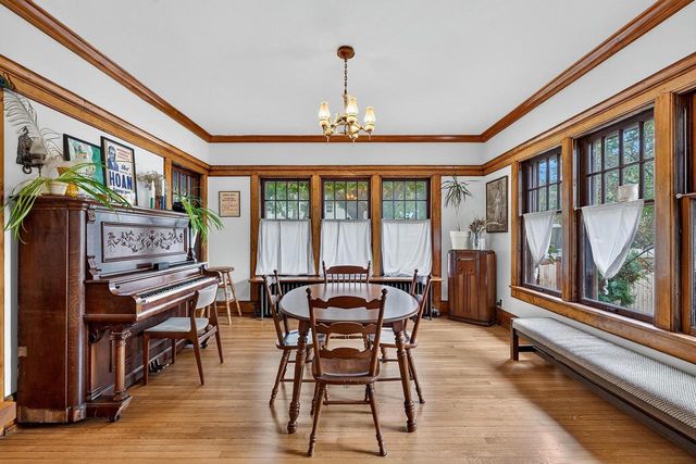 1202 S Layton BOULEVARD, Milwaukee, WI 53215