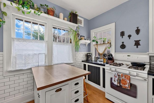 1202 S Layton BOULEVARD, Milwaukee, WI 53215
