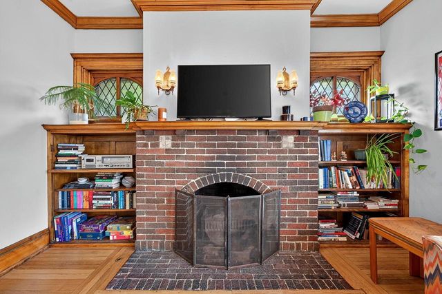 1202 S Layton BOULEVARD, Milwaukee, WI 53215