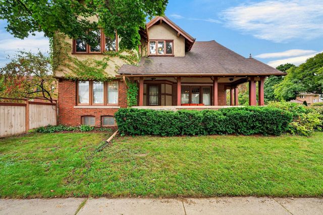 1202 S Layton BOULEVARD, Milwaukee, WI 53215