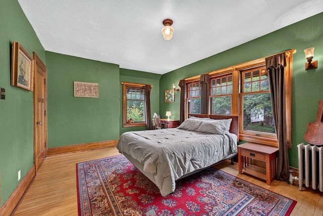 1202 S Layton BOULEVARD, Milwaukee, WI 53215