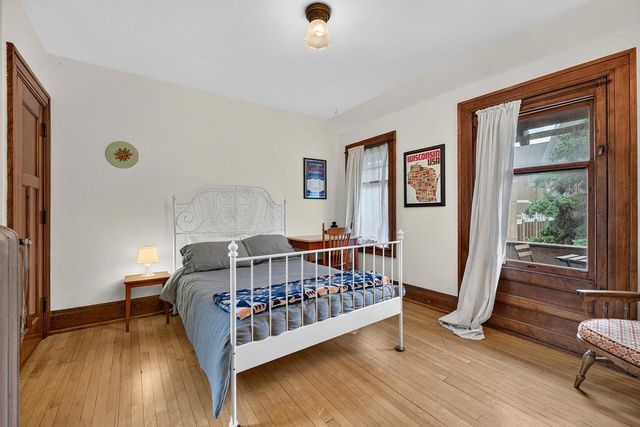 1202 S Layton BOULEVARD, Milwaukee, WI 53215