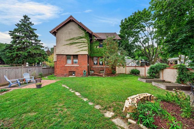 1202 S Layton BOULEVARD, Milwaukee, WI 53215