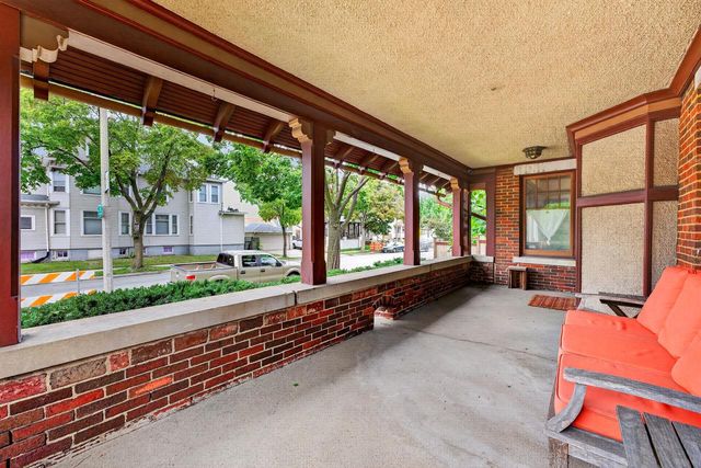 1202 S Layton BOULEVARD, Milwaukee, WI 53215