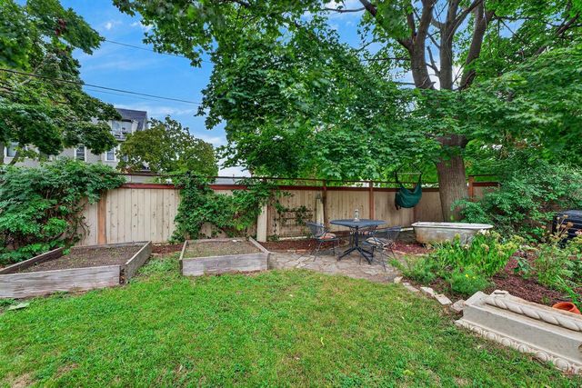 1202 S Layton BOULEVARD, Milwaukee, WI 53215