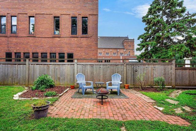 1202 S Layton BOULEVARD, Milwaukee, WI 53215