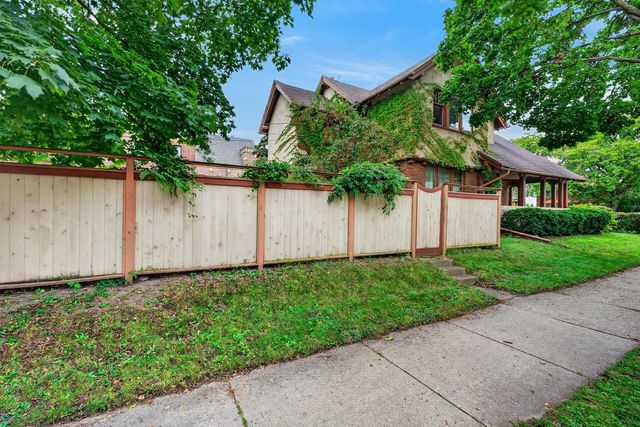1202 S Layton BOULEVARD, Milwaukee, WI 53215