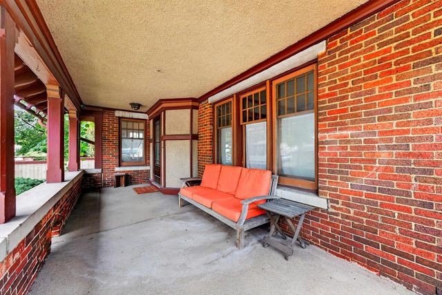 1202 S Layton BOULEVARD, Milwaukee, WI 53215