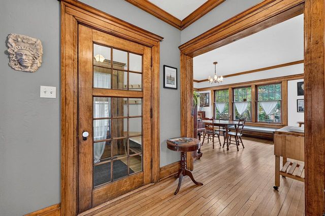 1202 S Layton BOULEVARD, Milwaukee, WI 53215