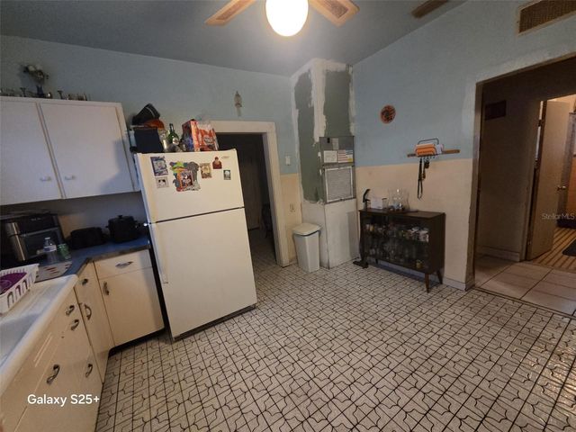 1301 N 26TH AVENUE, Tampa, FL 33605