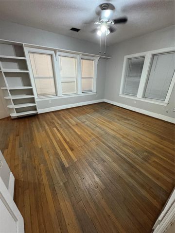 218 Everton Street, Houston, TX 77003