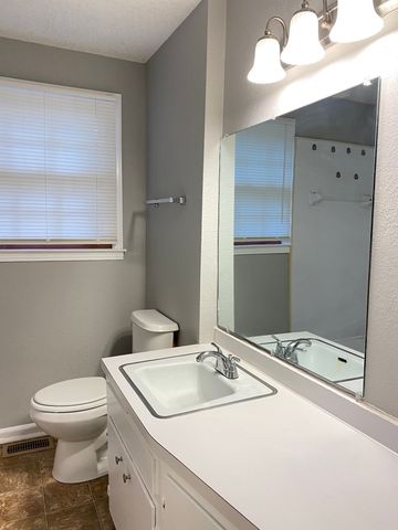 222 N 11th St, Clarksville, TN 37040