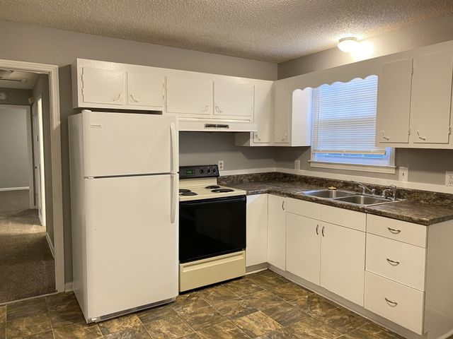 222 N 11th St, Clarksville, TN 37040