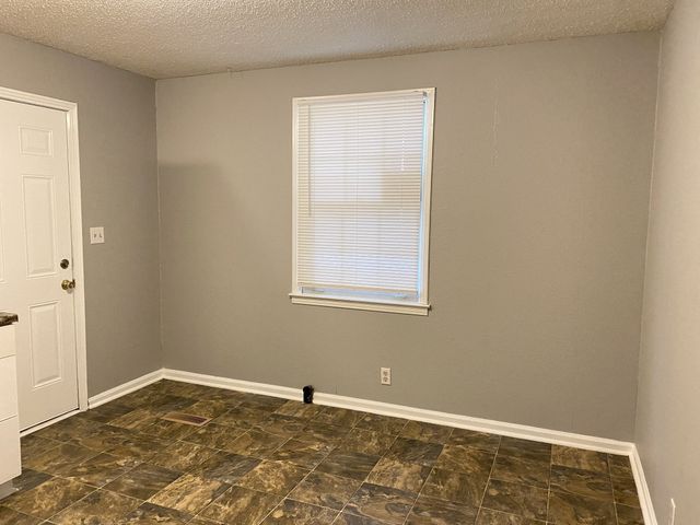 222 N 11th St, Clarksville, TN 37040