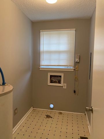 222 N 11th St, Clarksville, TN 37040