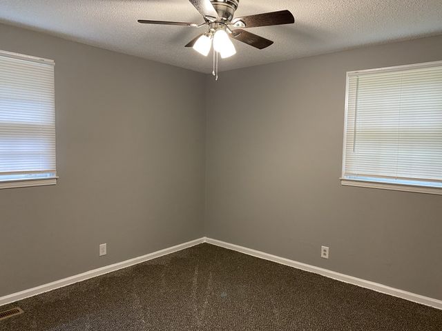 222 N 11th St, Clarksville, TN 37040