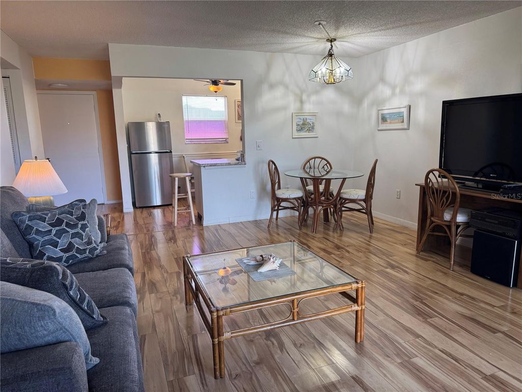 Image 6 of property listing at 3840 IRONWOOD LANE 304H, Bradenton, FL 34209