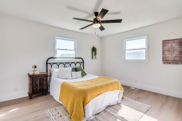 449 N Wheatland Pl, Wichita, KS 67235