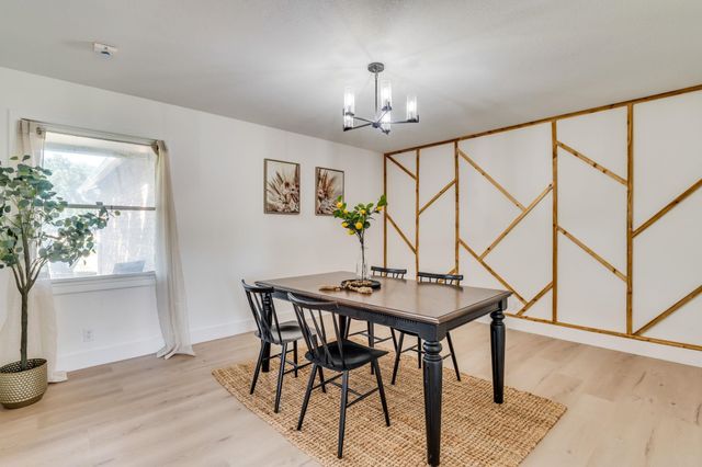 449 N Wheatland Pl, Wichita, KS 67235