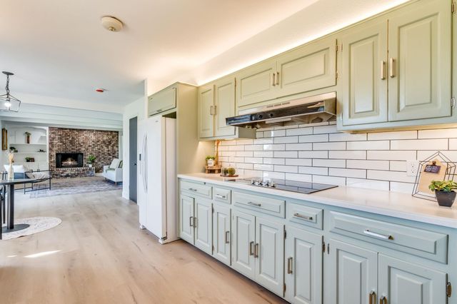 449 N Wheatland Pl, Wichita, KS 67235