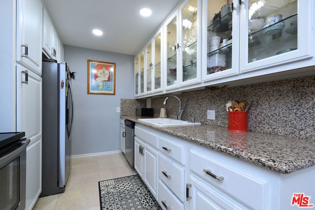 4140 Warner Boulevard 302, Burbank, CA 91505