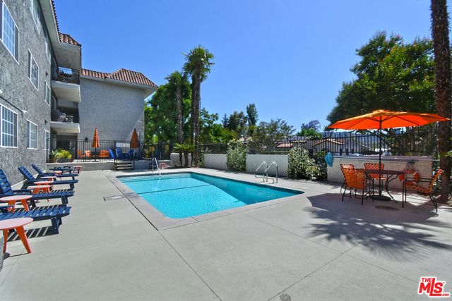 4140 Warner Boulevard 302, Burbank, CA 91505