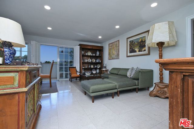 4140 Warner Boulevard 302, Burbank, CA 91505